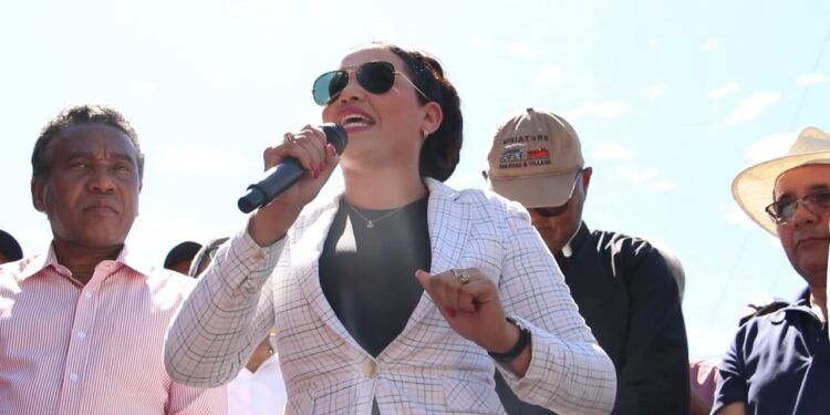 Diputada ratifica rechazo explotación mina de oro en San Juan