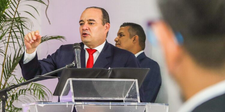 Miguel Surun Hernández anuncia aspiraciones a Alcaldía SDE