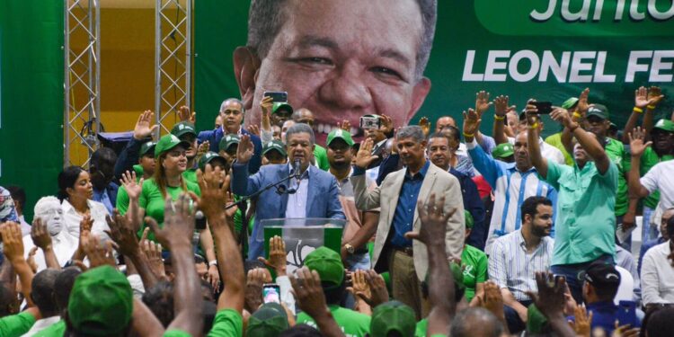 Leonel al Gobierno: «Vayan arreglando la maleta que en el 2024, e’ pa’ fuera que van»
