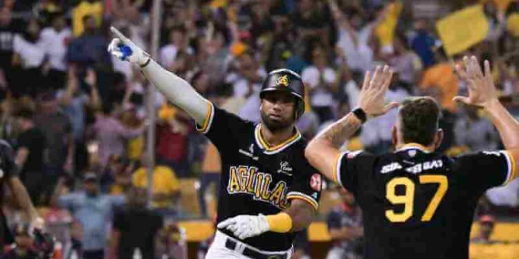 Las Águilas se imponen 7-2 a los Toros
