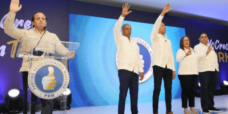 PRM juramenta nuevas autoridades en Santiago