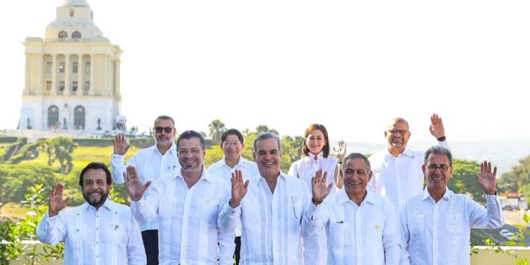 SICA apoya petición RD comunidad internacional ayude superar crisis Haití