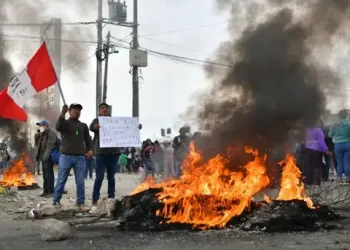 Perú | Declara estado de emergencia en medio agitación política