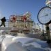 OPEP y Rusia mantendrán recortada producción petróleo