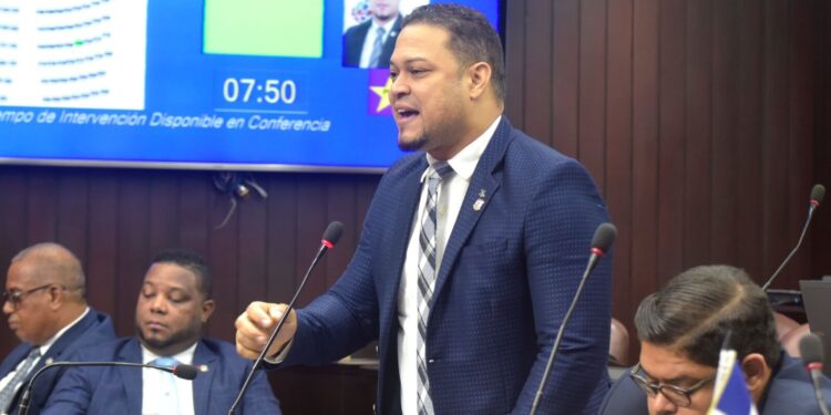 Ante promesas incumplidas recomienda al presidente Abinader no ir al Congreso