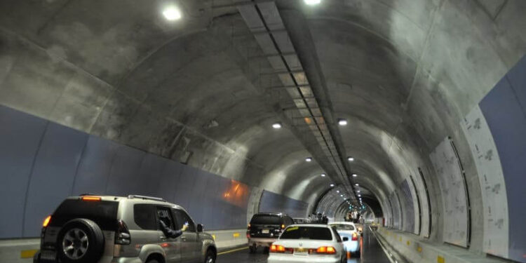 Desprendimiento partículas obliga cierre túnel Ortega y Gasset