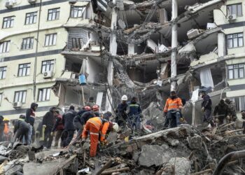 Turquía | Contabilizan 4,300 muertos por terremotos