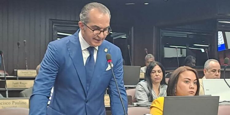 Diputado perremeísta se defiende acusaciones caso Calamar