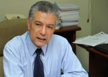 Ministerio Público pide a TSA declararse incompetente conocer demanda de Ángel Lockward