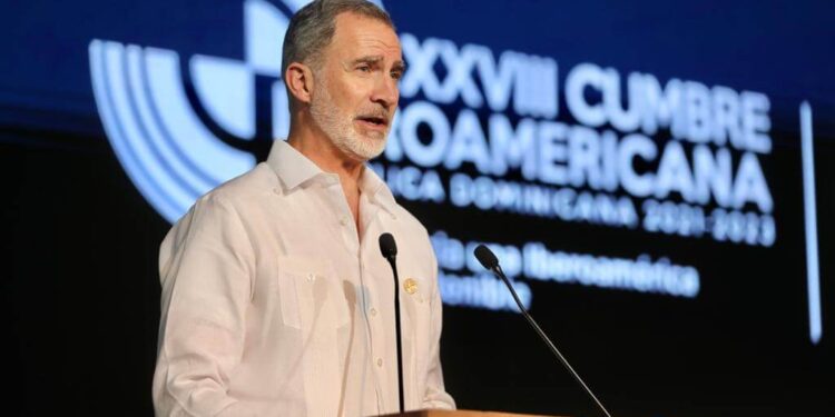 Rey de España resalta crecimiento y estabilidad economía RD