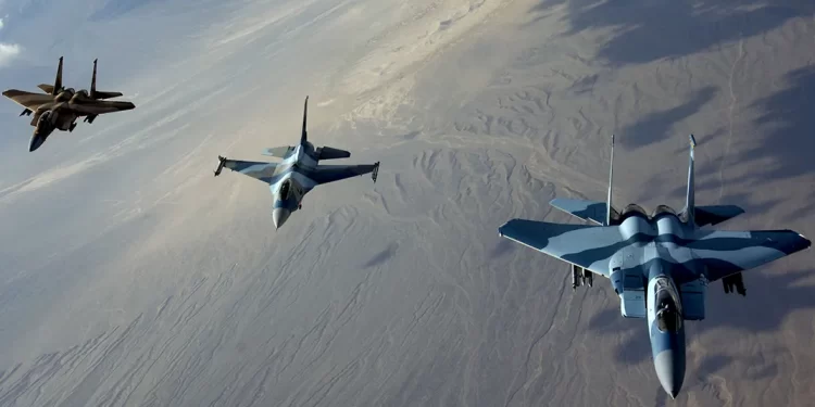 Rusia promete derribar cazas F-16 sobrevuelen Ucrania