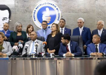 Diputados PRM enfilan cañones contra miembros CC