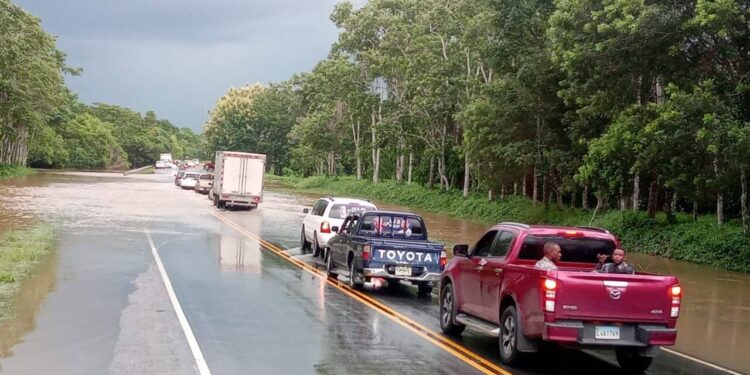 Obras Públicas habilita tránsito por autopista Samaná