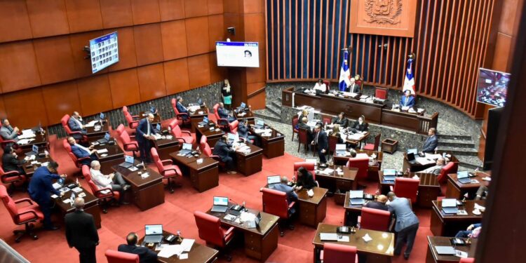 Senado convierte en Ley Presupuesto Complementario; contiene préstamos por US$1,000 MM