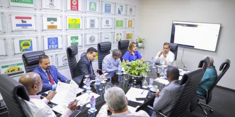 JCE socializa aspectos montaje primarias PRM