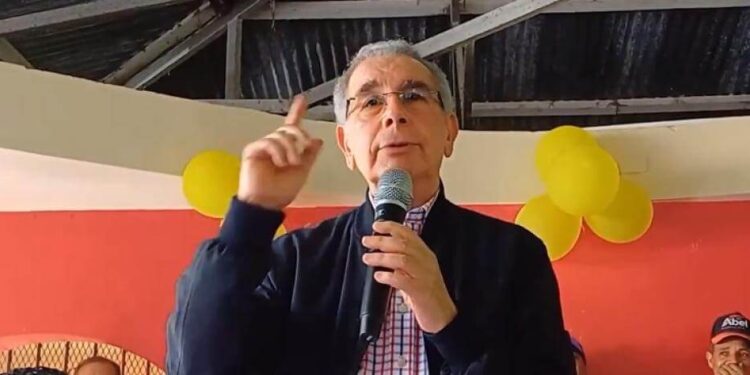 Danilo Medina: “En febrero y en mayo, ¡a votar morado!”
