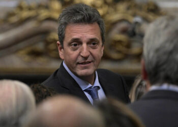 Argentina | Candidato oficialista se impone en elecciones; habrá segunda vuelta