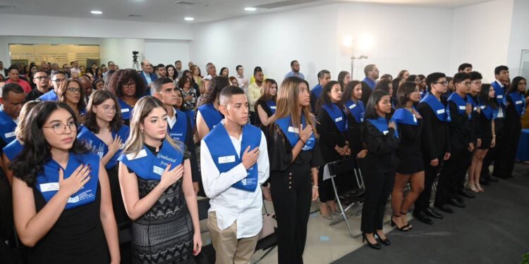 Progressive English Services gradúa 72 nuevos profesionales del inglés