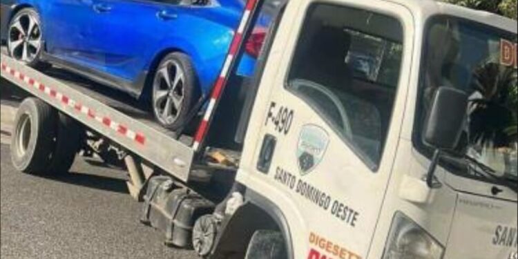 Digesett apresa conductor no abrió paso a ambulancia