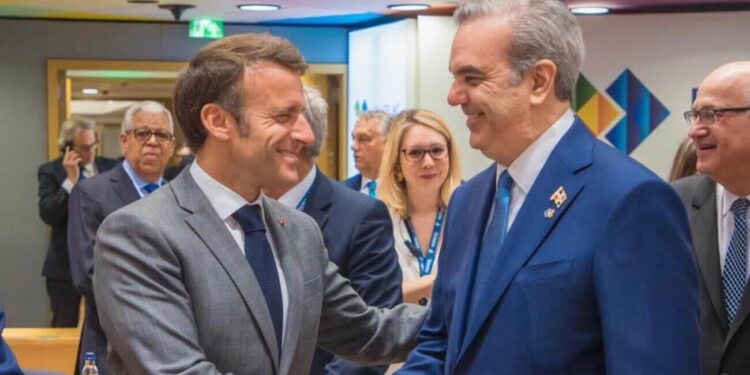 Emmanuel Macron interesado en apoyar proyectos de desarrollo en RD