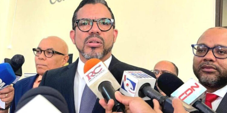 Anuncia asumirá como nuevo presidente del Colegio de Abogados