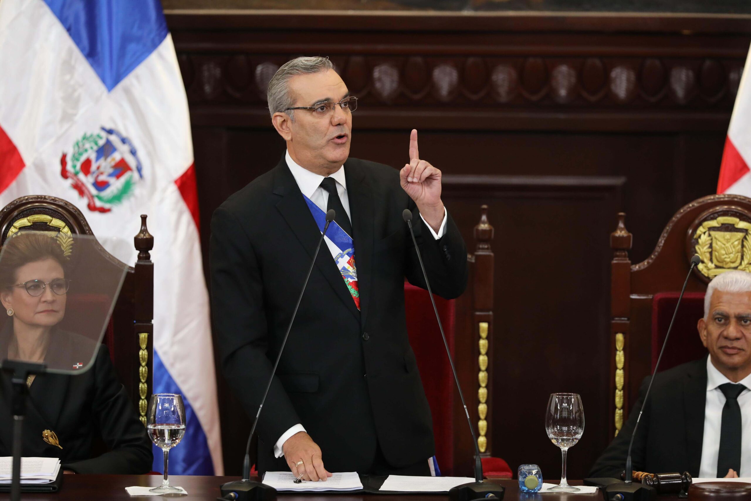 Presidente Abinader: «Gobierno ha destinado 147 mil millones asistir a más vulnerables y al comercio en la frontera»