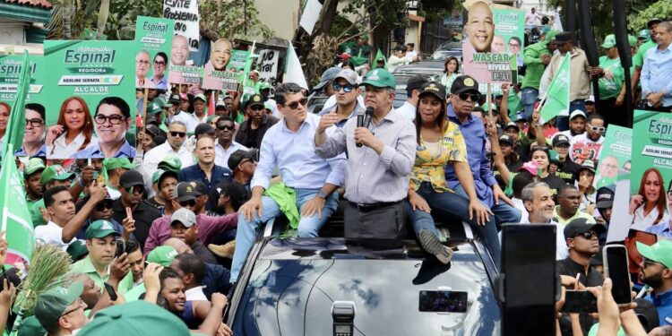 Leonel le responde a Abinader que este domingo el “tsunami será verde”