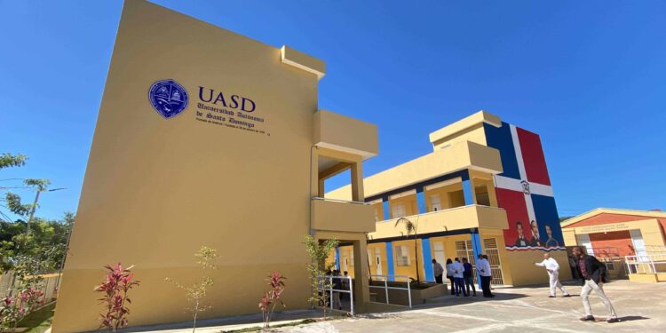 Presidente Abinader inaugura Centro UASD-Jarabacoa