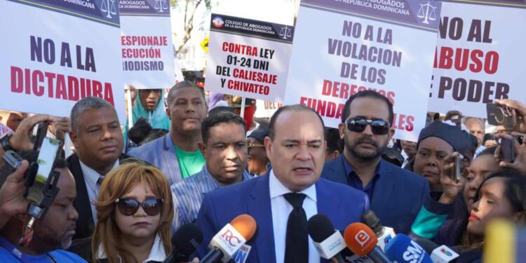 Abogados marchan contra Ley 01-24 crea el DNI