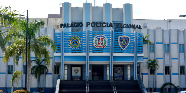 Policía investiga muerte de dos hombres en Pedro Brand