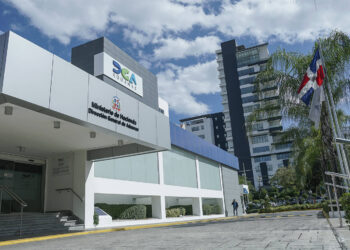 Aduanas triplica cantidad de divisas incautadas en tres años de gestión