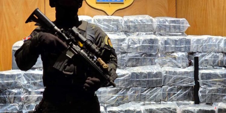 Apresan dos con cargamento cocaína en Peravia 