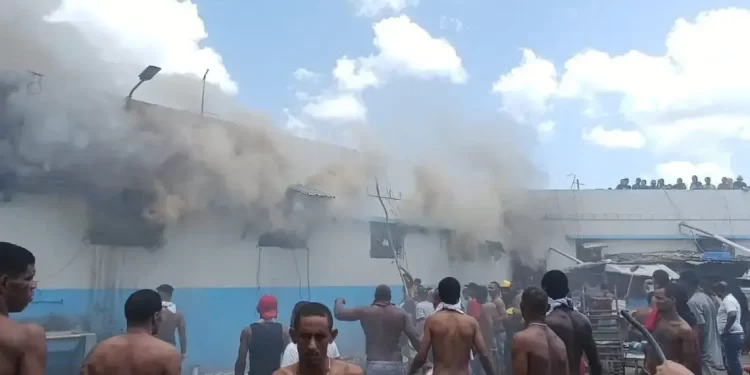 Mueren tres reos en cárcel La Victoria por incendio provocó cortocircuito