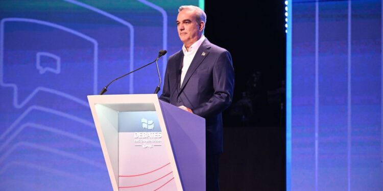 Debate electoral│Luis Abinader asegura República Dominicana tiene la menor cifra de desempleo de su historia