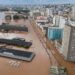 Aumentan a 136 muertos por inundaciones en Brasil