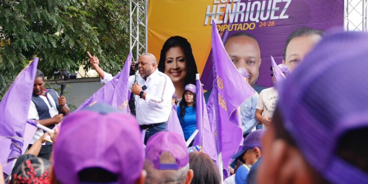 Denuncia gobierno compra dirigentes de oposición como si fueran pollos criollo