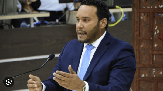 Candidato a diputado rechaza la ideología de género y las «tres causales»