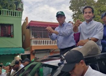 Leonel y Omar encabezan marcha-caravana en el DN
