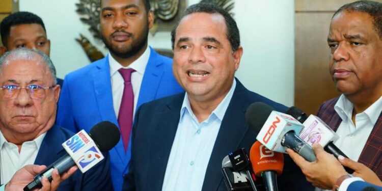 Oposición pide sustitución director Policía Militar Electoral