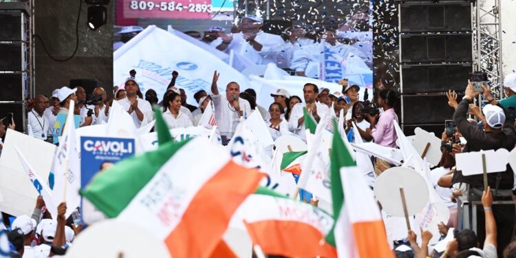 Senador Alexis Victoria cierra campaña con mitin multitudinario en María Trinidad Sánchez
