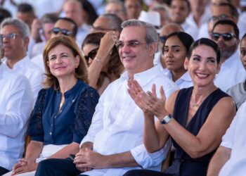 Presidente Abinader entrega remozada planta de tratamiento de Hainamosa