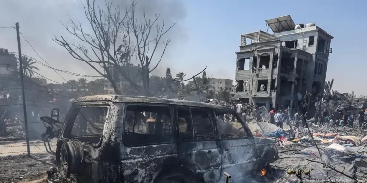 ¡Israel prosigue su matanza en Gaza! Al menos 90 personas mueren en ataque aéreo