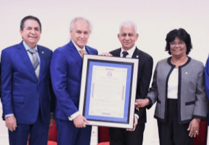 Senado reconoce al músico clásico José Antonio Molina por sus aportes al arte y la cultura nacional