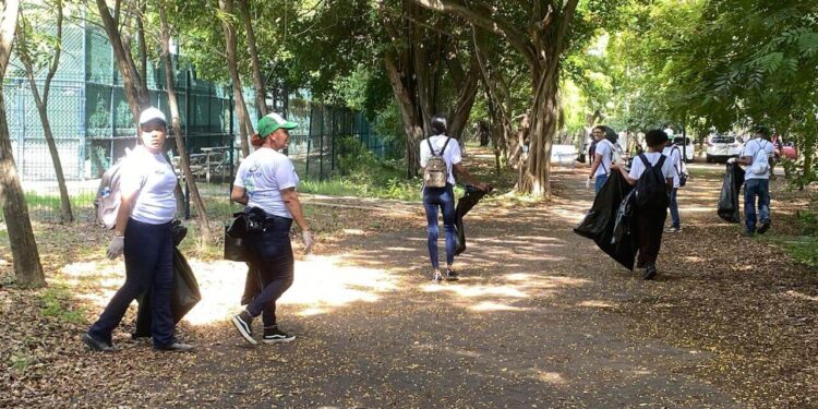 Voluntariado Parque del Este realizan jornada de concienciación
