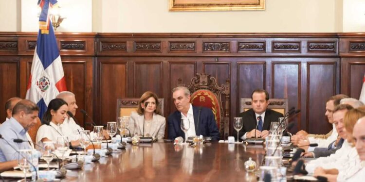 Presidente Abinader trata sobre ética con funcionarios