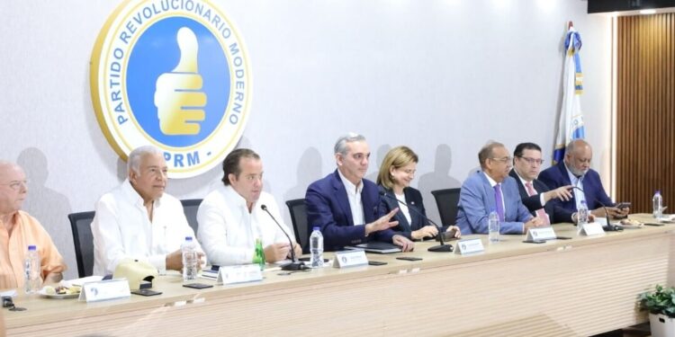 PRM apoya a unanimidad proyecto de reforma constitucional sometido por el presidente Abinader