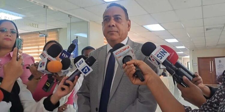 Senador Monte Plata respalda creación CAID en Azua