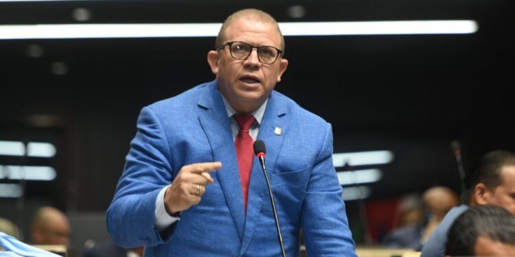 Diputados PRM bloquean resolución interpelar ministro de educación presentada por bloque FP
