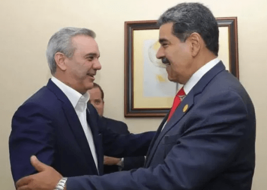 Maduro llama «ladrón» a Abinader por confiscación avión 