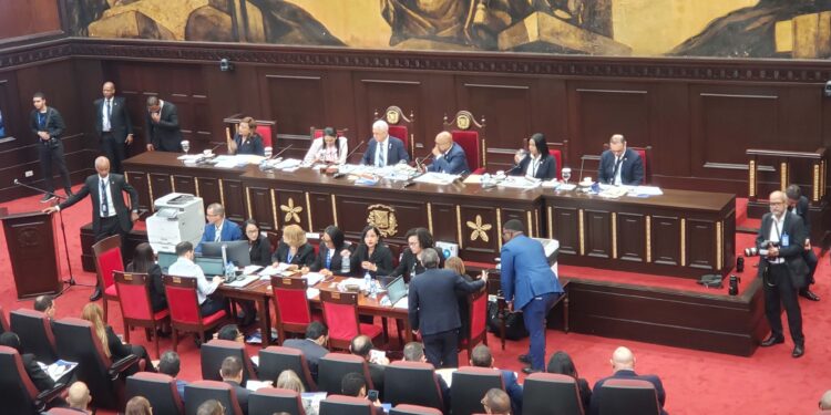 Asamblea Nacional Revisora aprueba en primera lectura modificaciones a siete artículos Constitución